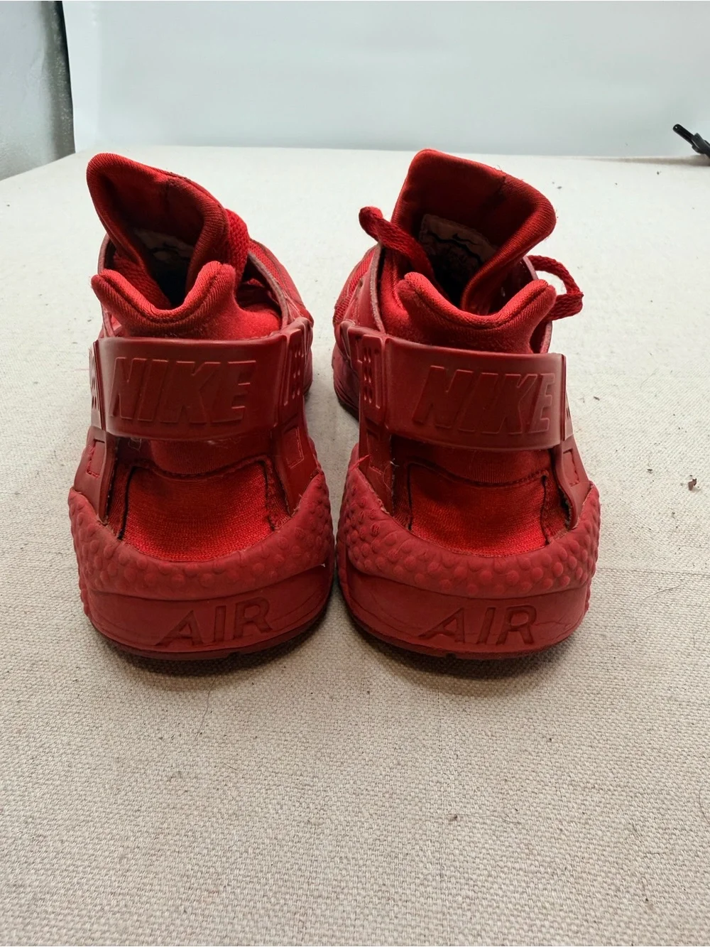 Nike Air Huarache Triple Red